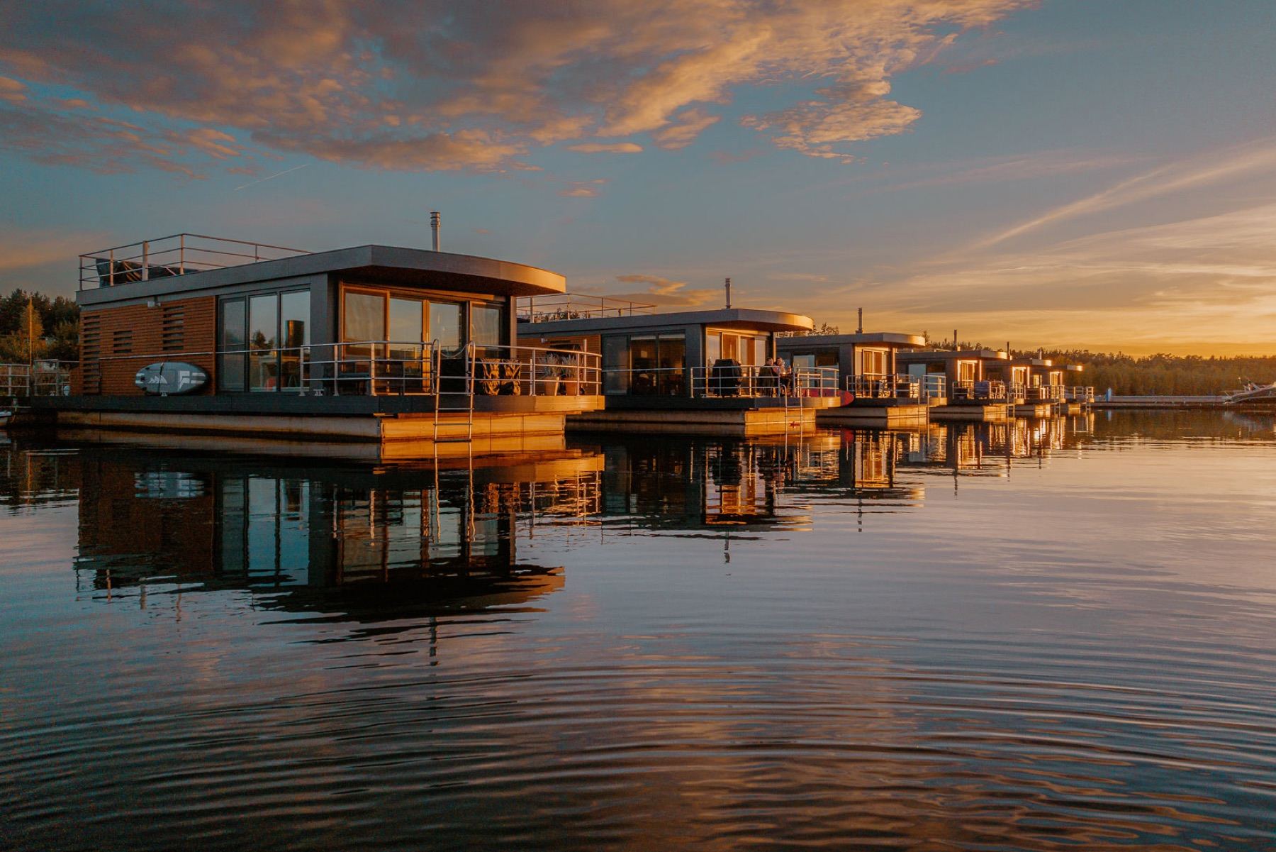 Hausboot und Glamping am Privatsee